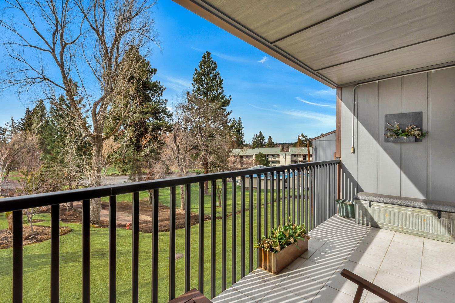 Pioneer Park Rentals Downtown Bend Room photo