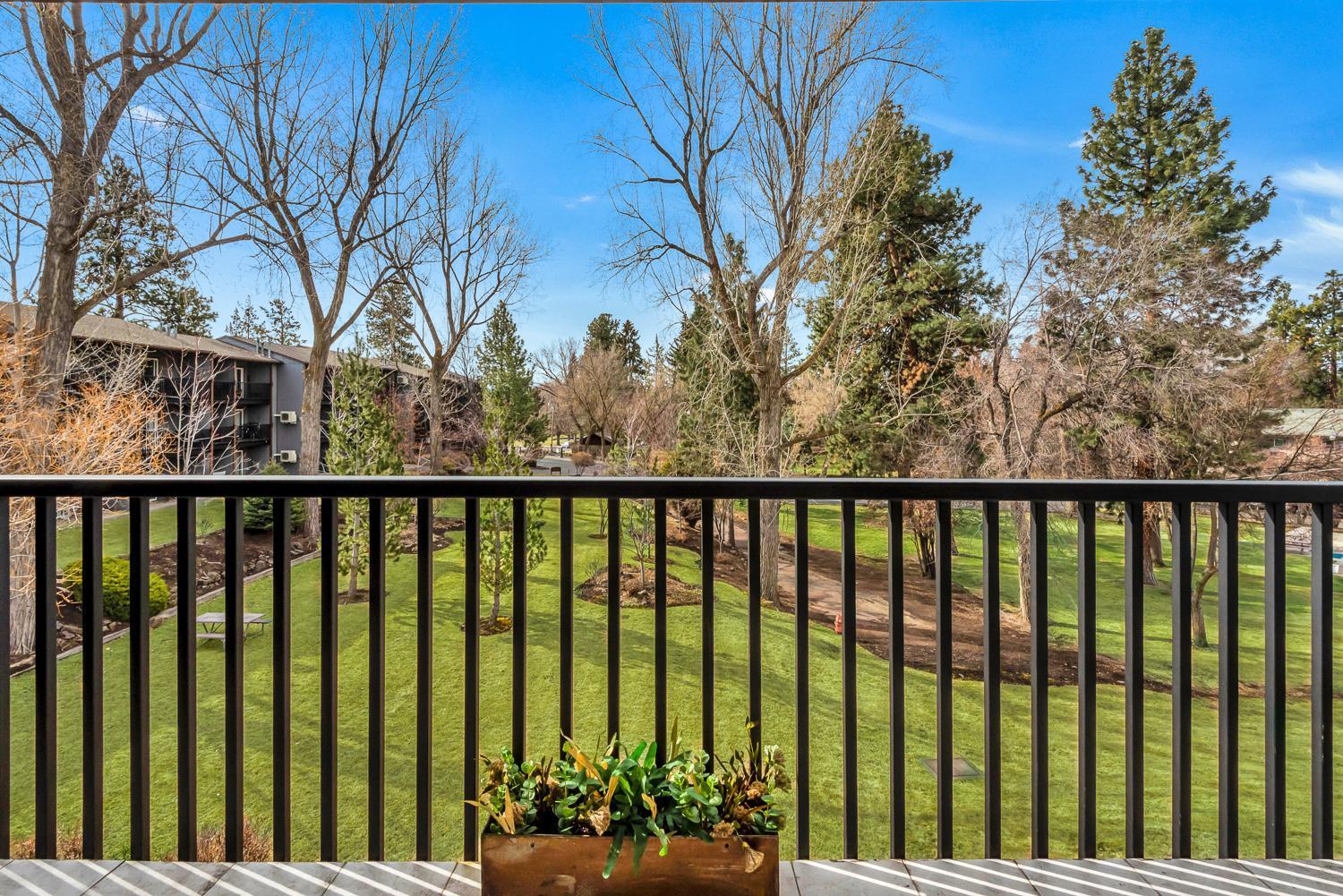 Pioneer Park Rentals Downtown Bend Room photo