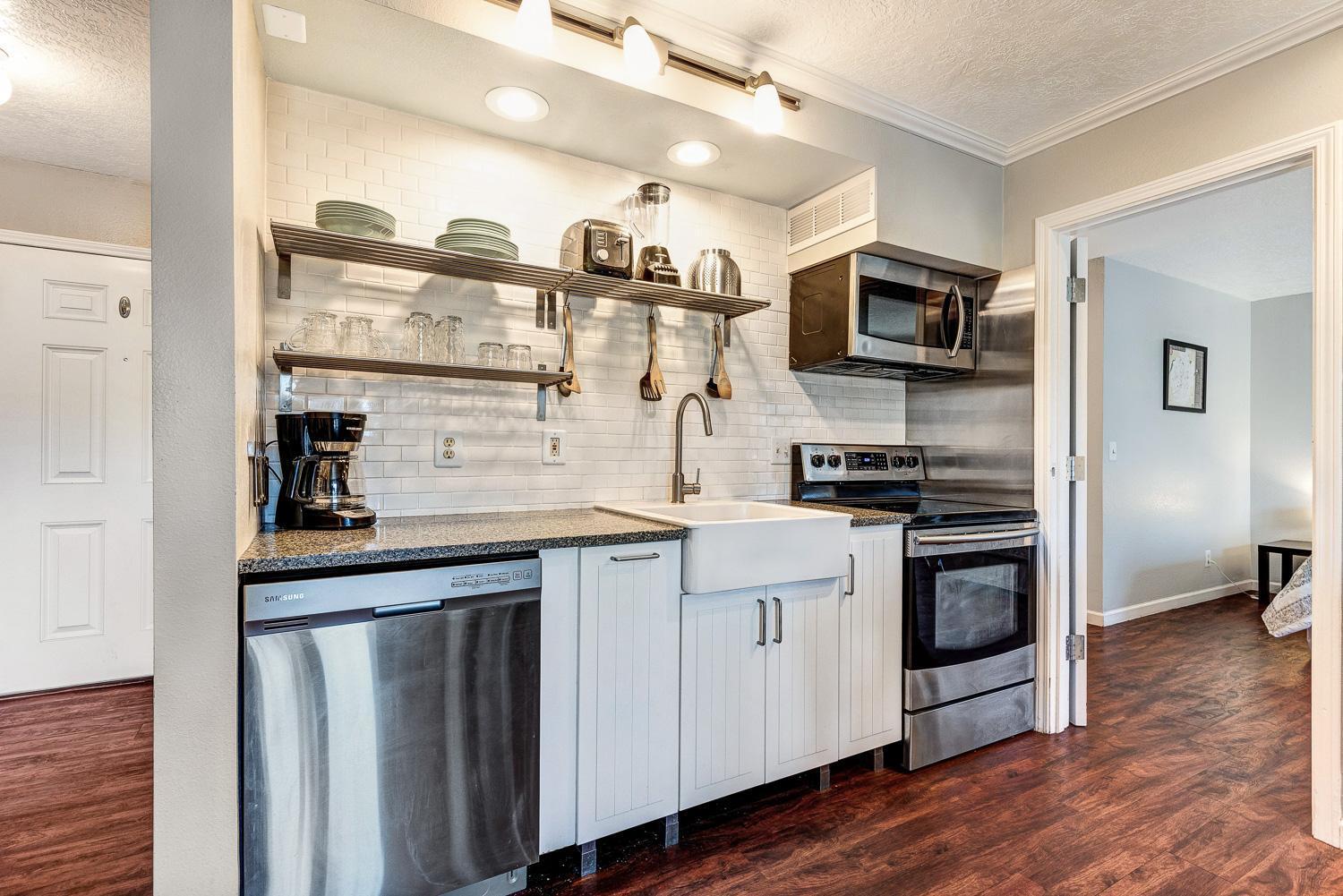 Pioneer Park Rentals Downtown Bend Room photo