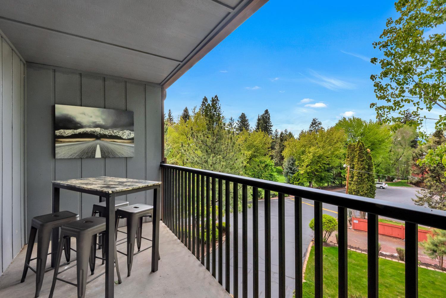 Pioneer Park Rentals Downtown Bend Room photo