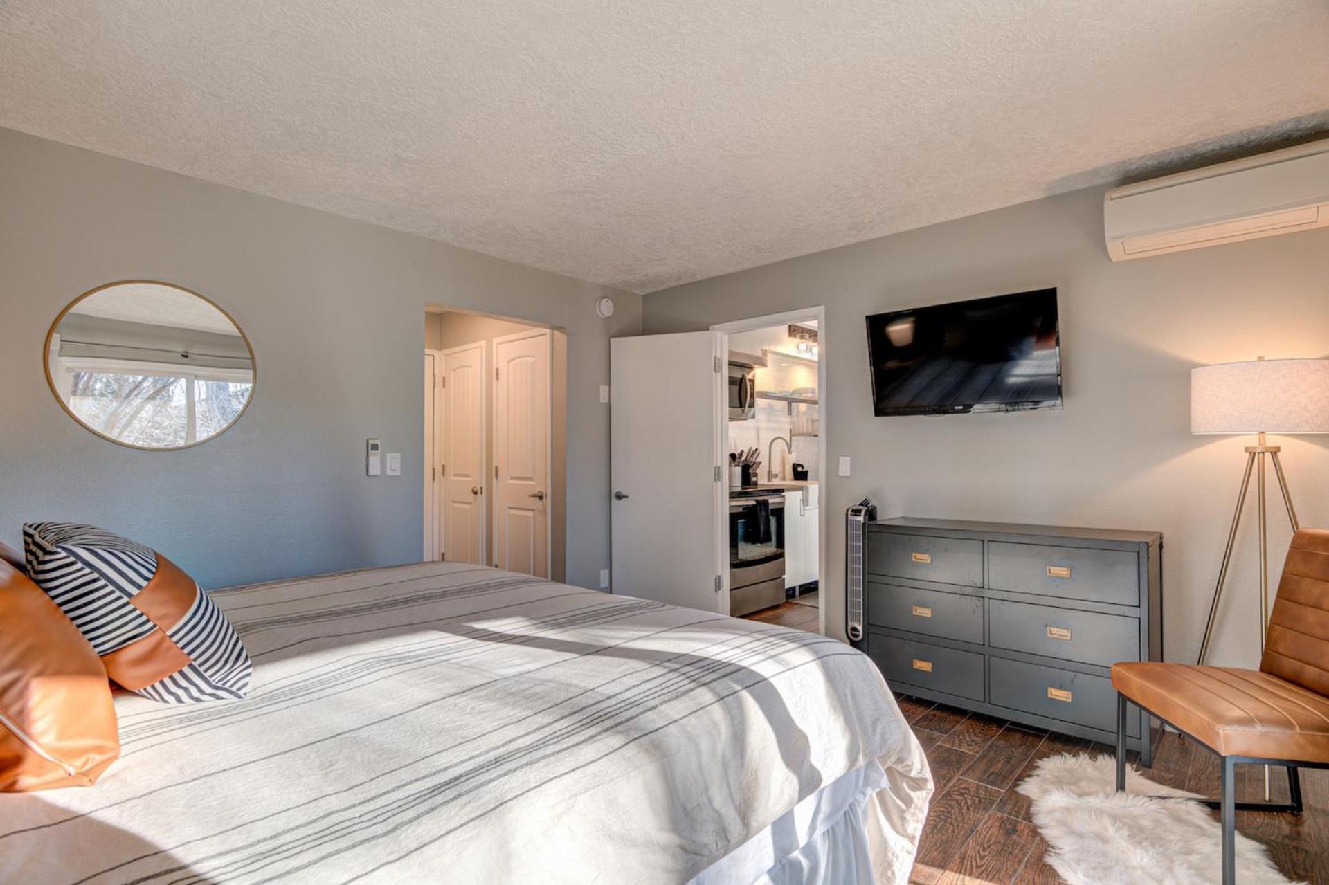 Pioneer Park Rentals Downtown Bend Room photo