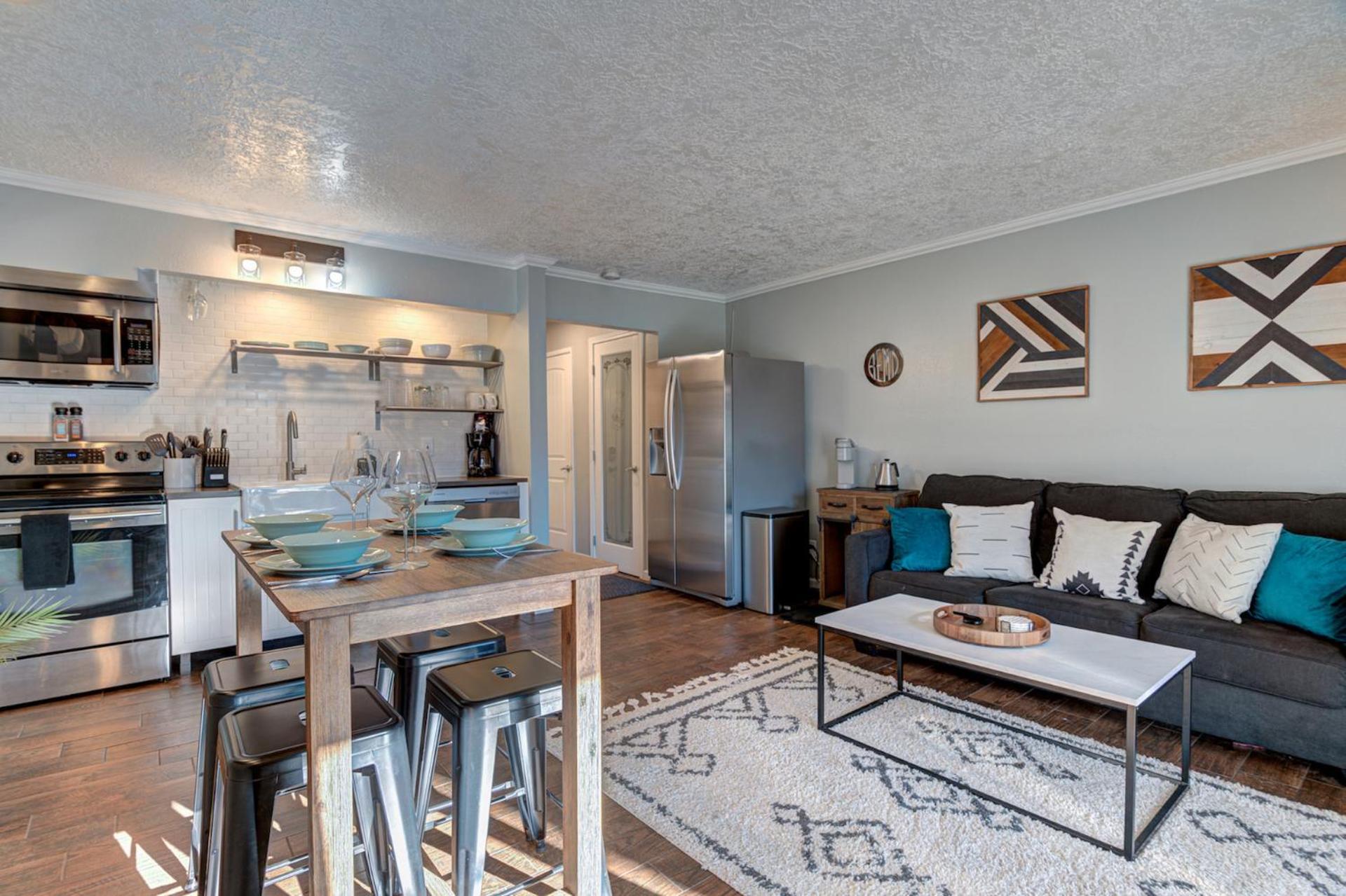 Pioneer Park Rentals Downtown Bend Room photo