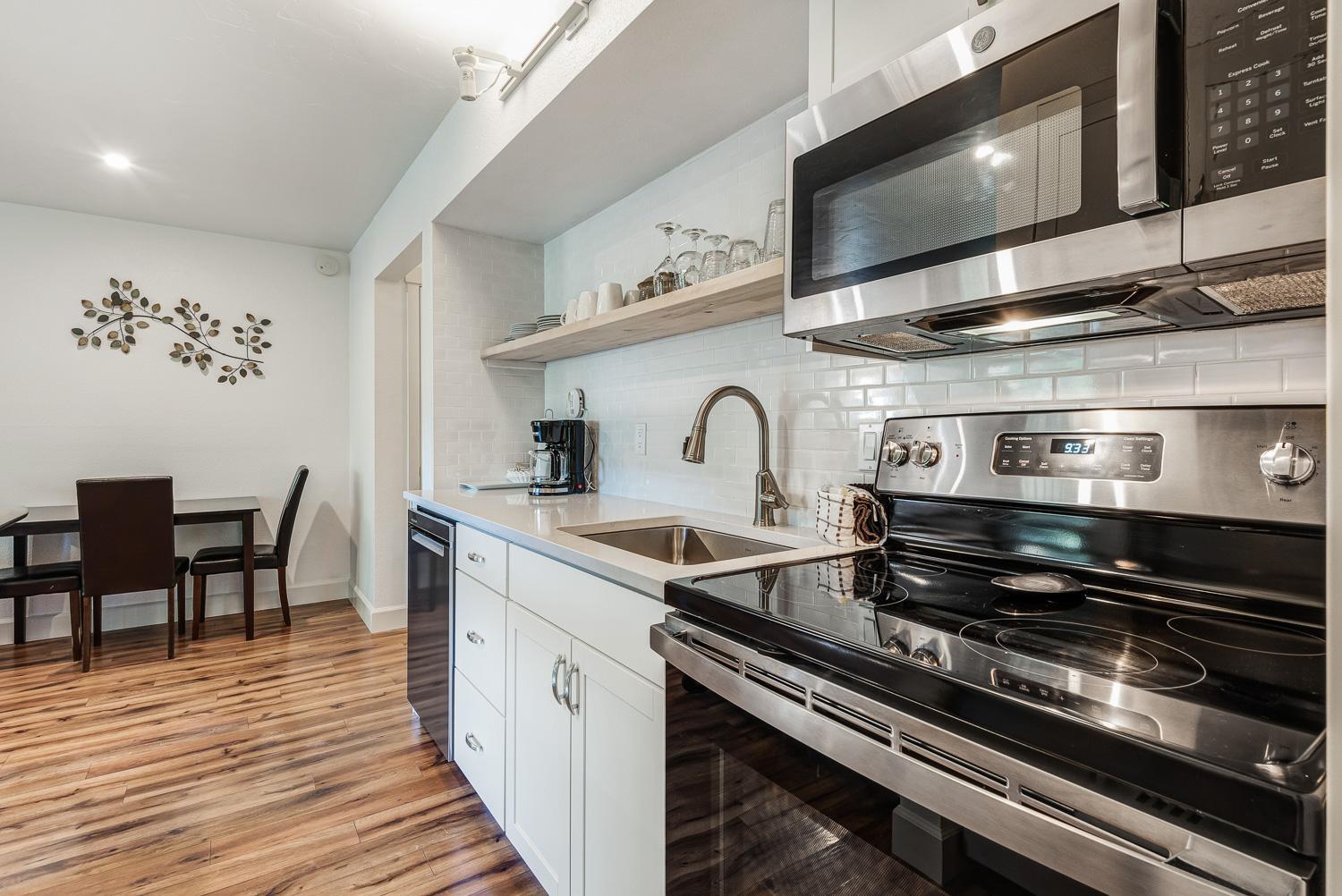 Pioneer Park Rentals Downtown Bend Room photo